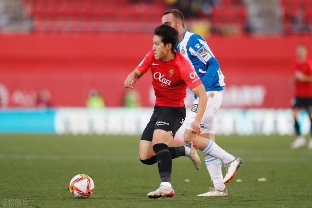 吉伦沃特35+16刘冠岑20+10 山东大胜吉林